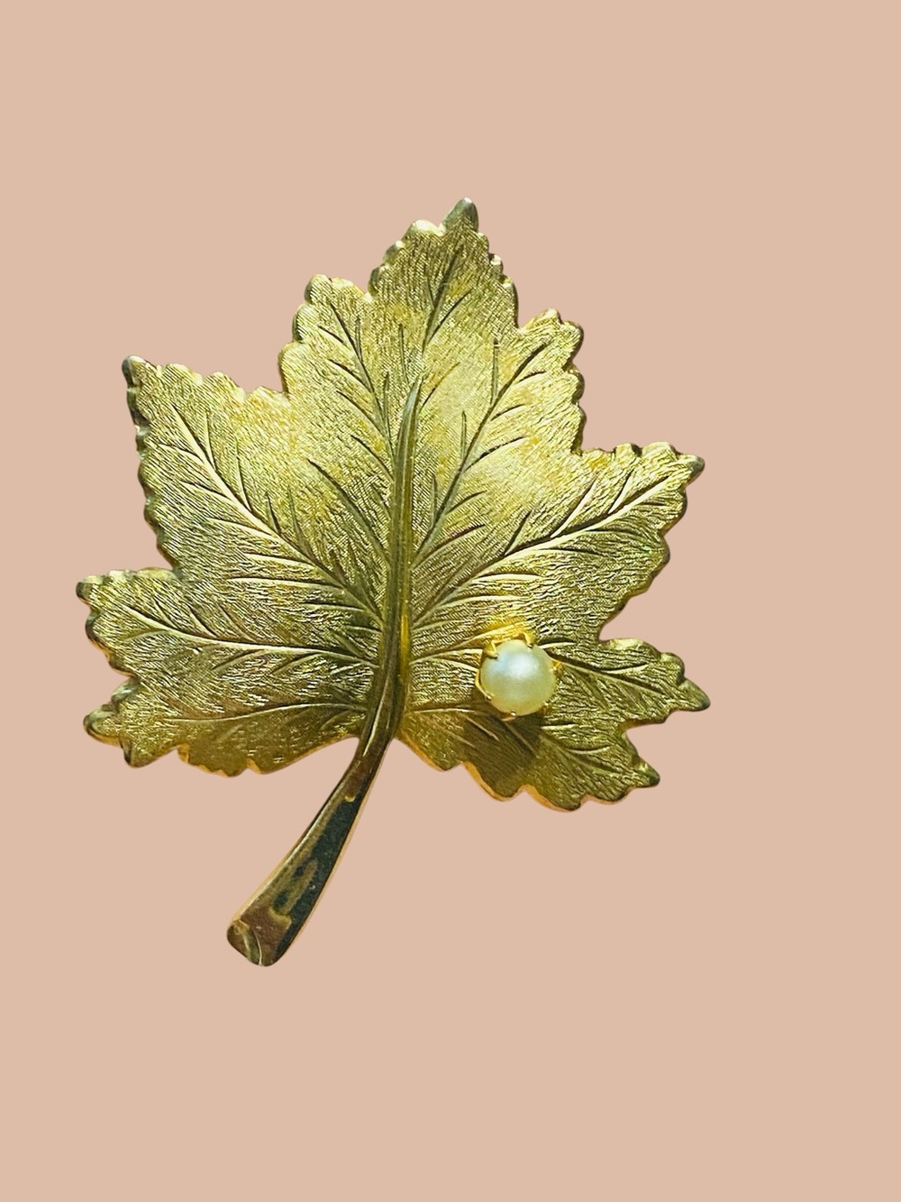 1960s Sarah Coventry Gold Tone Maple Leaf Brooch Faux Pearl Vintage